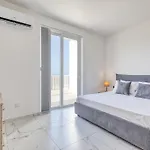 Διαμέρισμα New! Sant Anna Residences, Ph 8 By Sf Homes