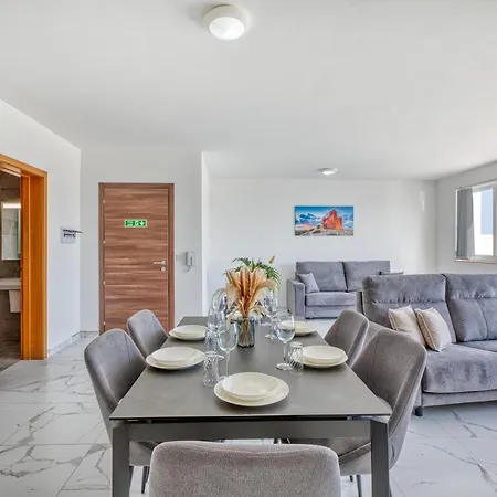 Διαμέρισμα New! Sant Anna Residences, Ph 8 By Sf Homes