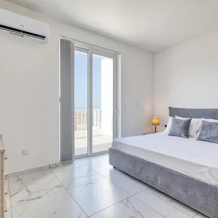 Apartment New! Sant Anna Residences, Ph 8 By Sf Homes