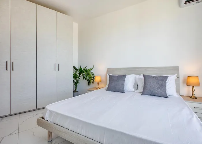 New! Sant Anna Residences, Ph 8 By Sf Homes Appartement *